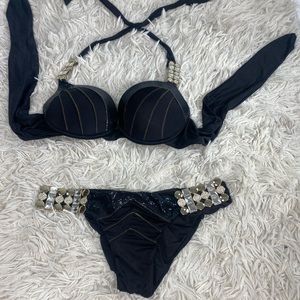 Beach Bunny black bikini set Size M Never Worn!